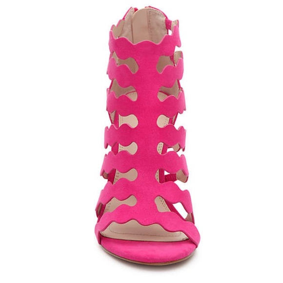 Kelly & Kate Zilama Fuchsia strapping heels - Picture 6 of 9